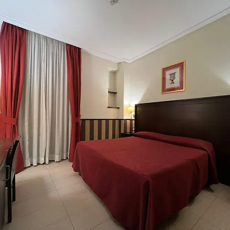 Garda Hotel 3*