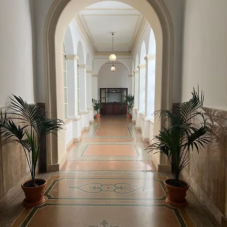 Garda Hotel 3*